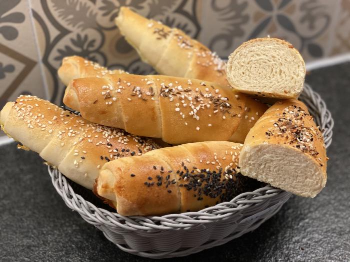 Salzstangen im Brotkorb